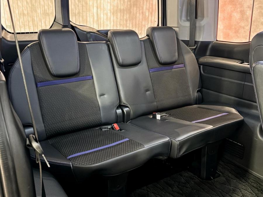 Stepwgn e:HEV Ex Black Style - Image 9